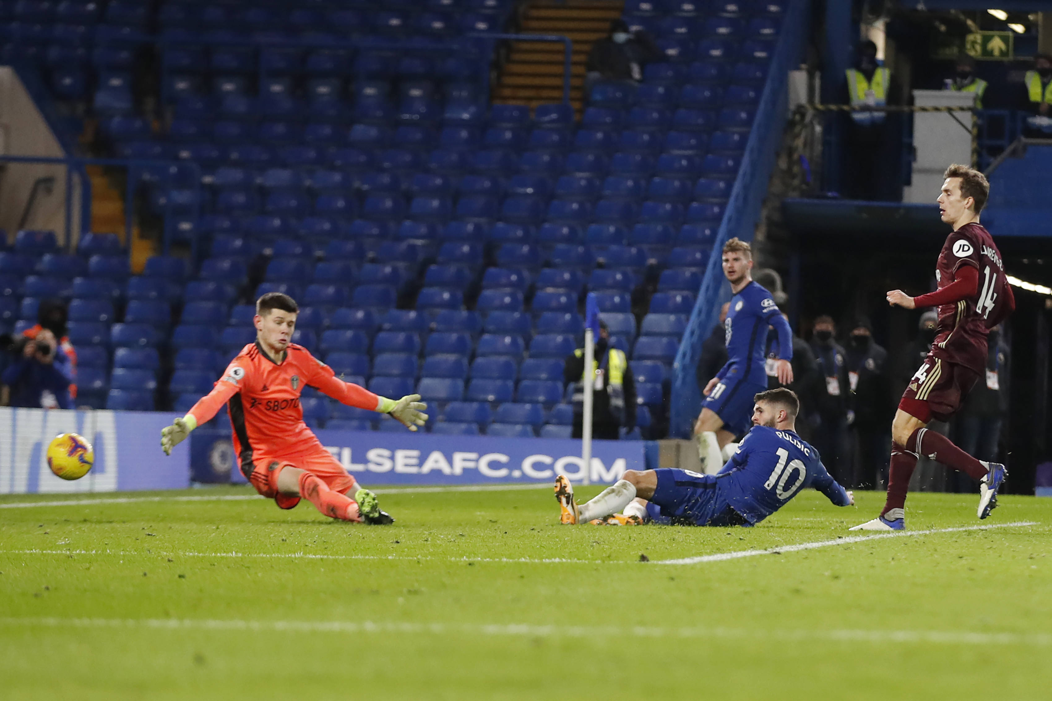 更是在小组 更是在小组