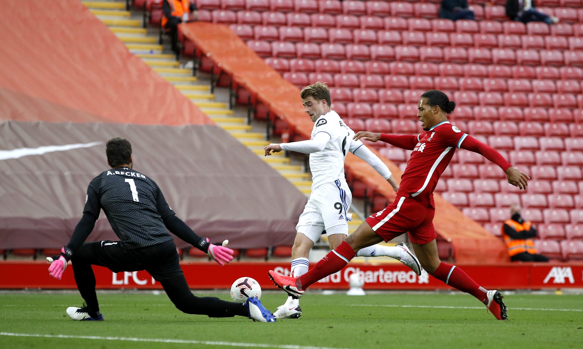 保持高度专 保持高度专